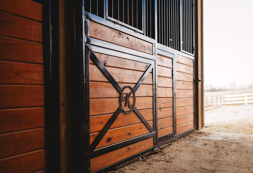 barn door logo